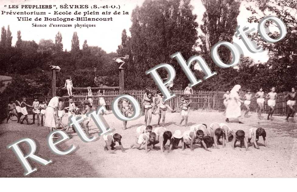 "Les peupliers" Ecole de plein air de la ville de Boulogne Billancourt - Seances d&#039;exercices physiques