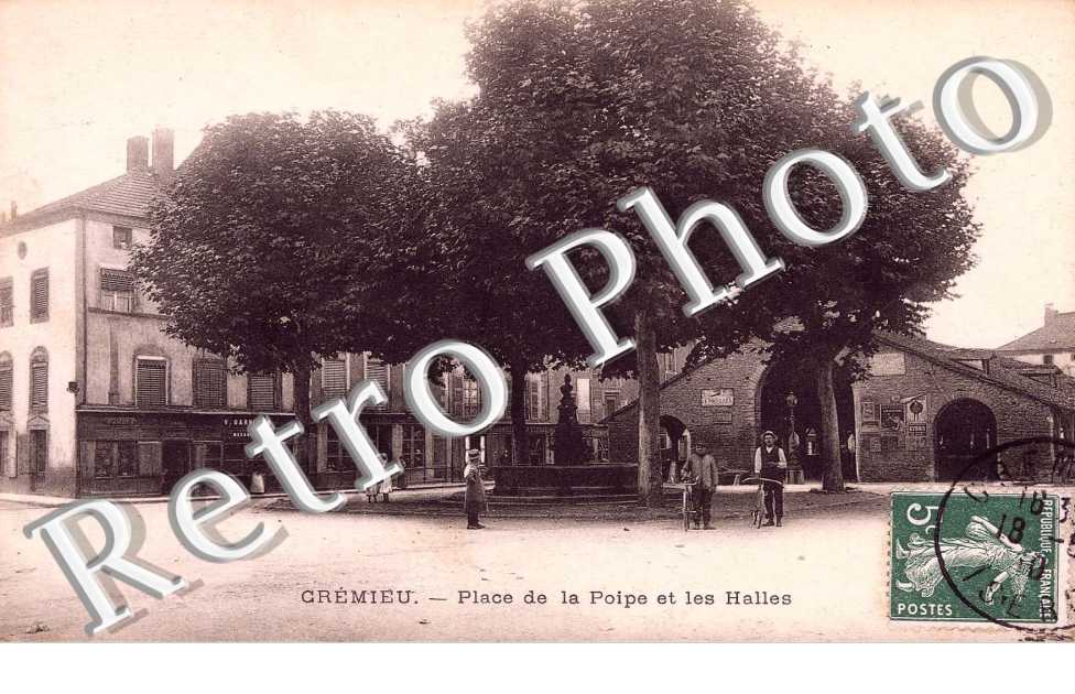 place de la Poipe et les Halles