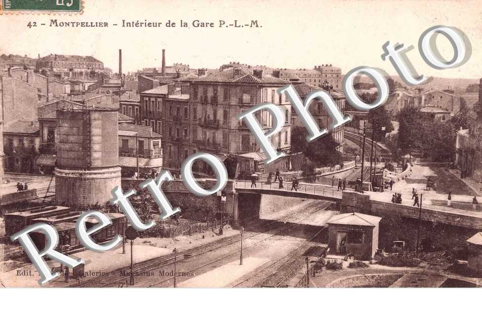 INTERIEUR DE LA GARE
