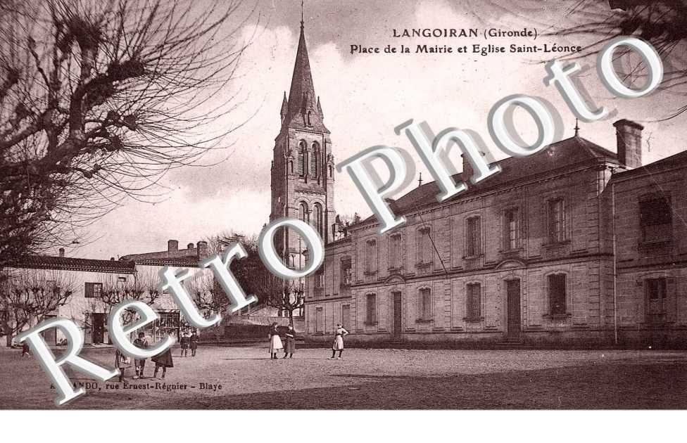 Place de la mairie et eglise Saint-Leonce