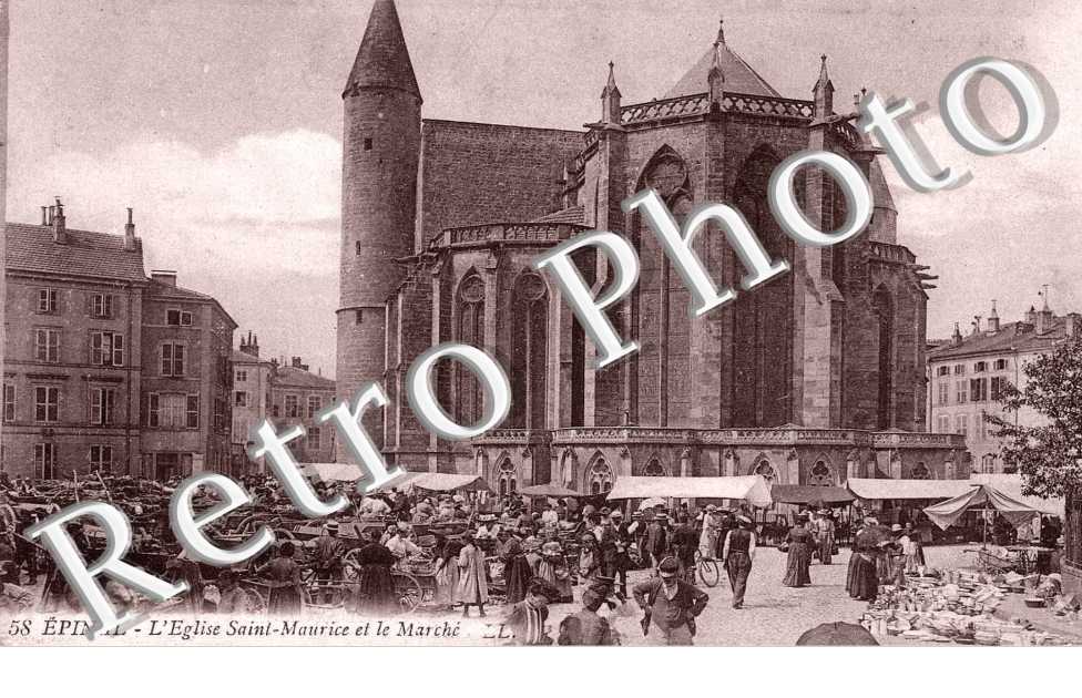 L&#039;Eglise Saint Maurice et le Marché
