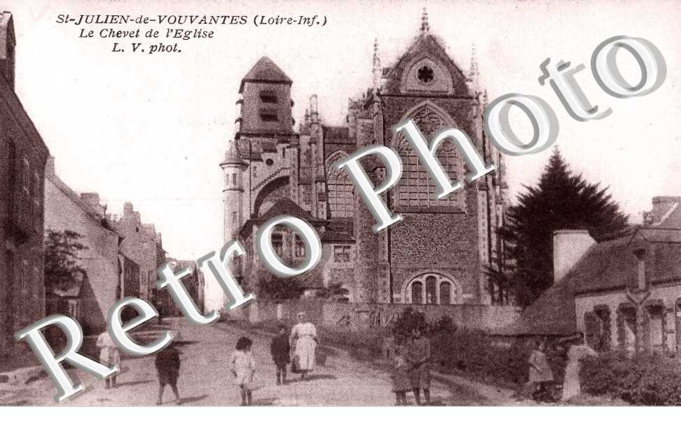 LE CHEVET DE L&#039;EGLISE-L.V. PHOT.