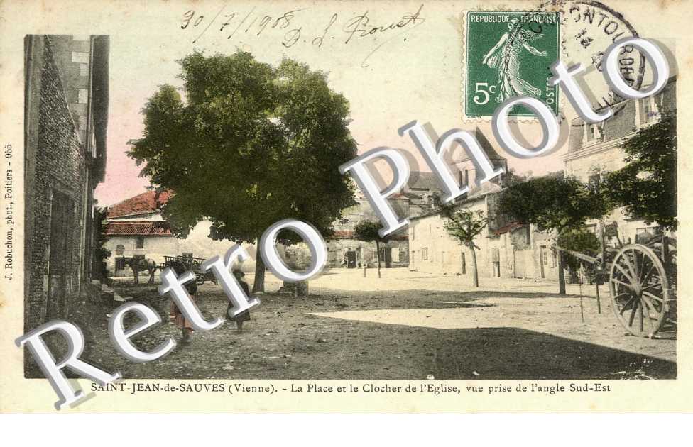 LA PLACE ET LE CLOCHER
