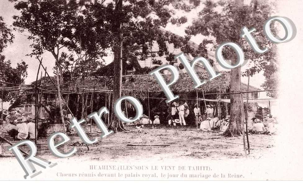 CHOEURS REUNIS DEVANT LE PALAIS ROYAL