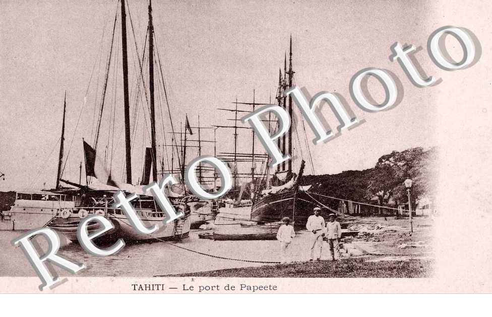 LE PORT DE PAPEETE