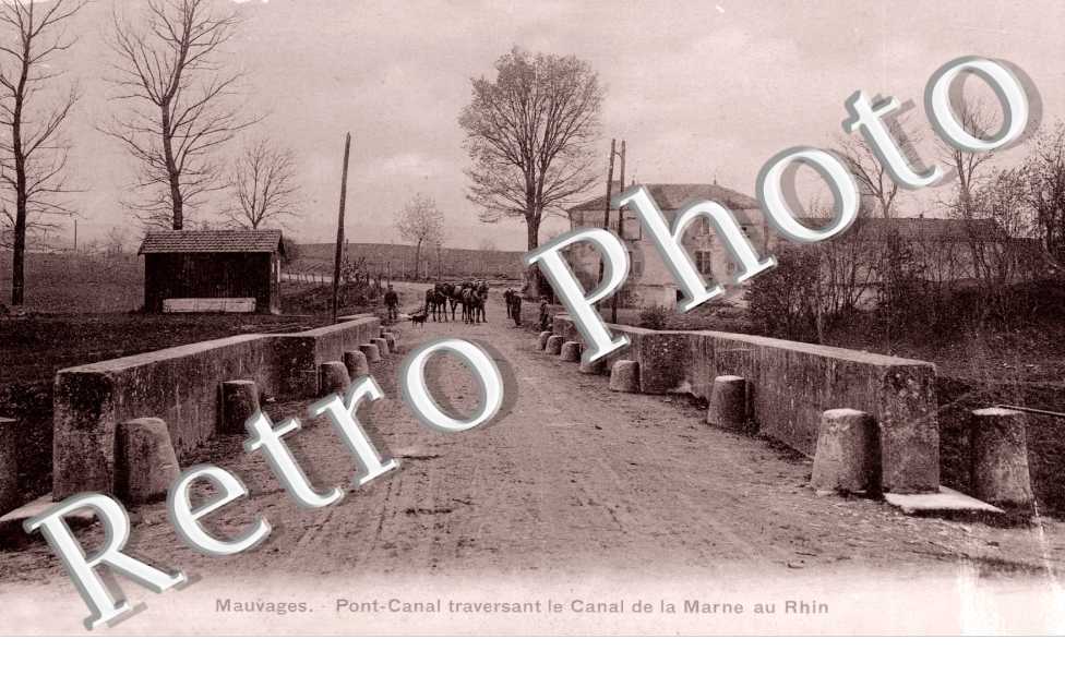 Pont Canal traversant le canal de la marne au Rhin