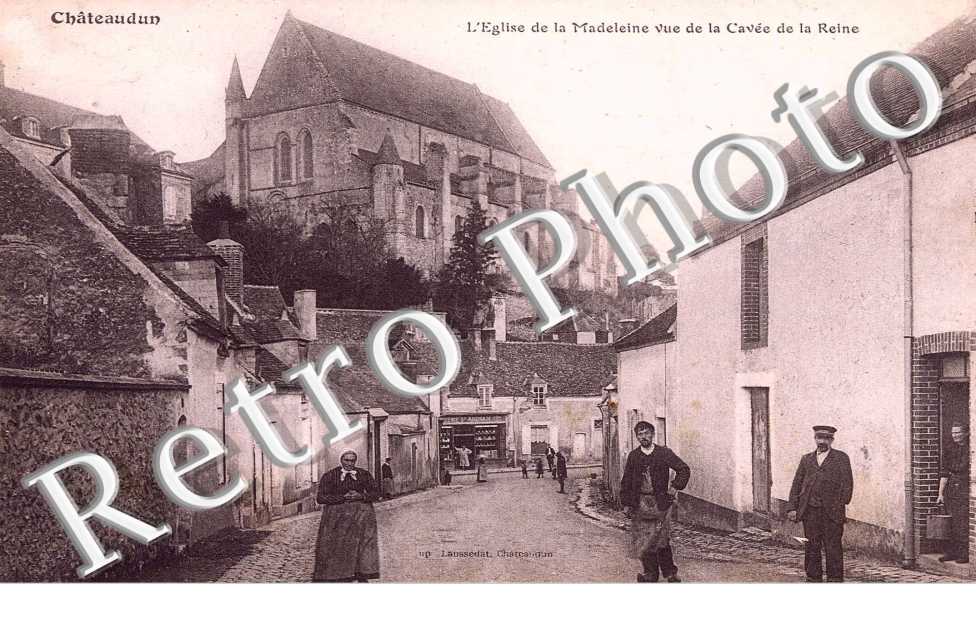 Eglise de la Madeleine vue de la cavee de la reine