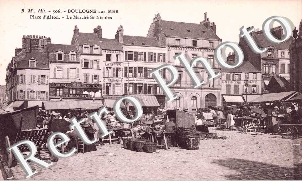 PLACE D&#039;ALTON LE MARCHE ST NICOLAS