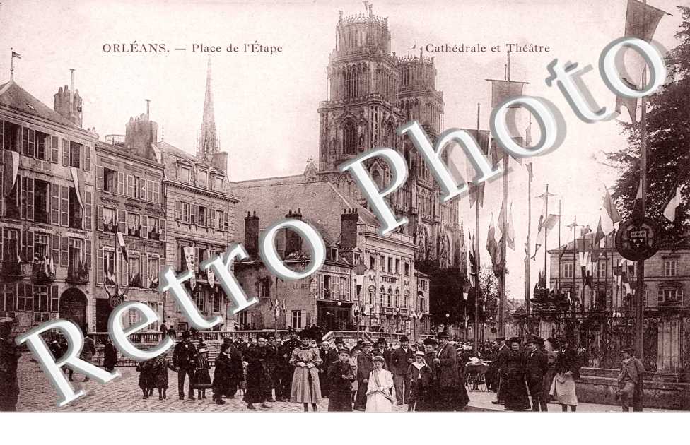 Place de l'Etape- Cathédrale et Musée