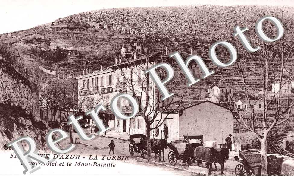 Savoy hotel et le Mont Bataille
