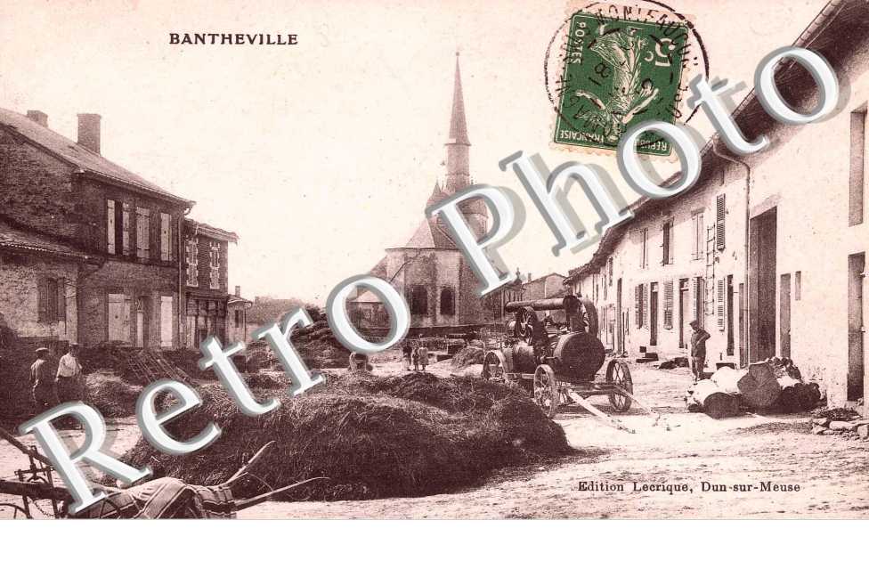 (EGLISE AU FOND ET FUMIER DEVANT)