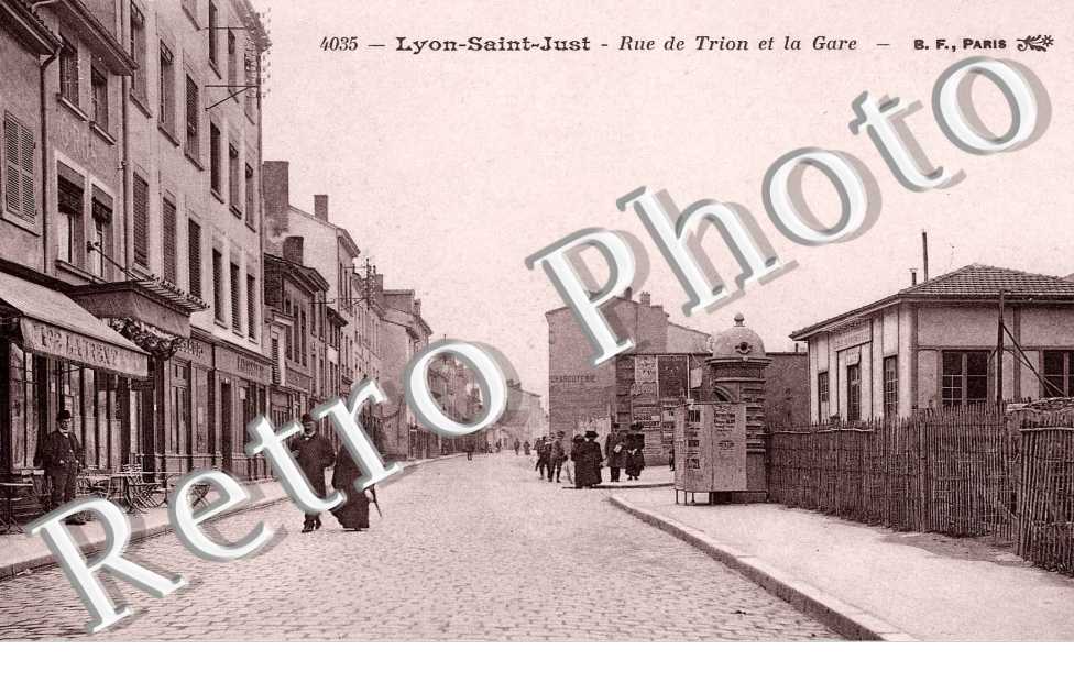 Saint Just - Rue de Trion et la gare