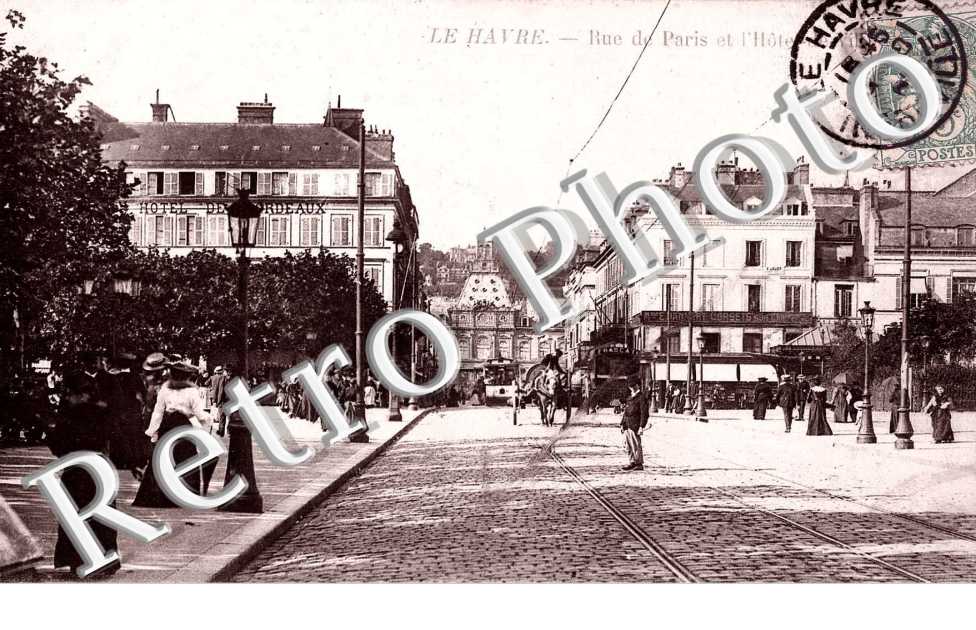 Rue de Paris et l&#039;Hotel de Ville
