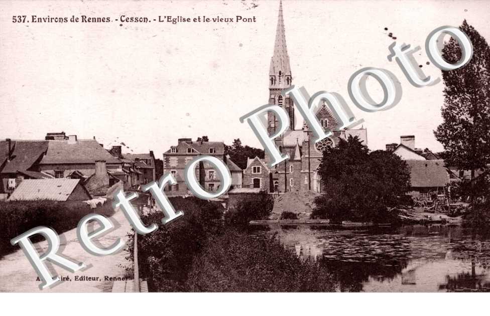 L&#039;eglise et le vieux pont