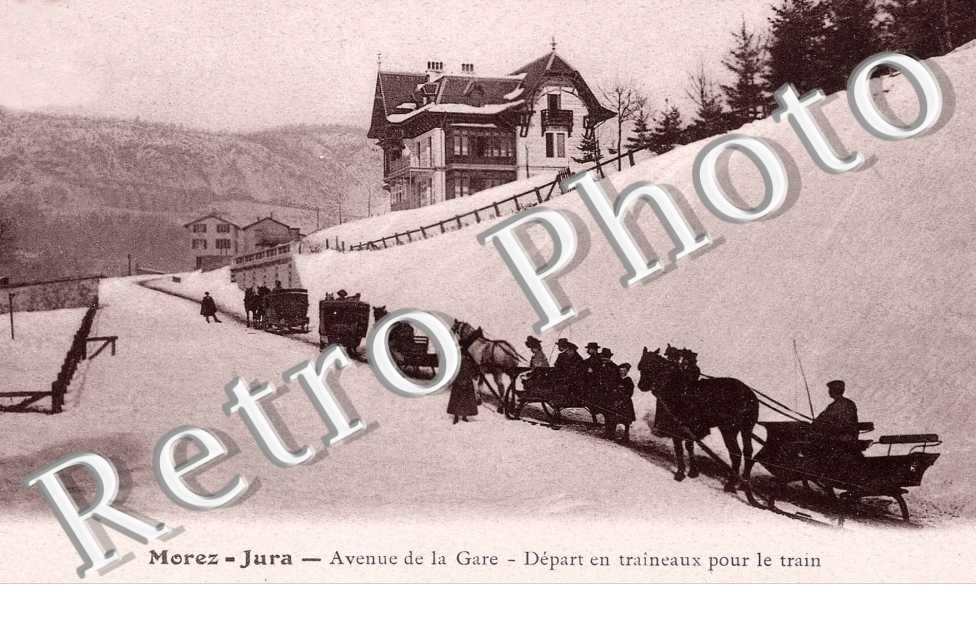 avenue de la gare, depart en traineaux pour le train