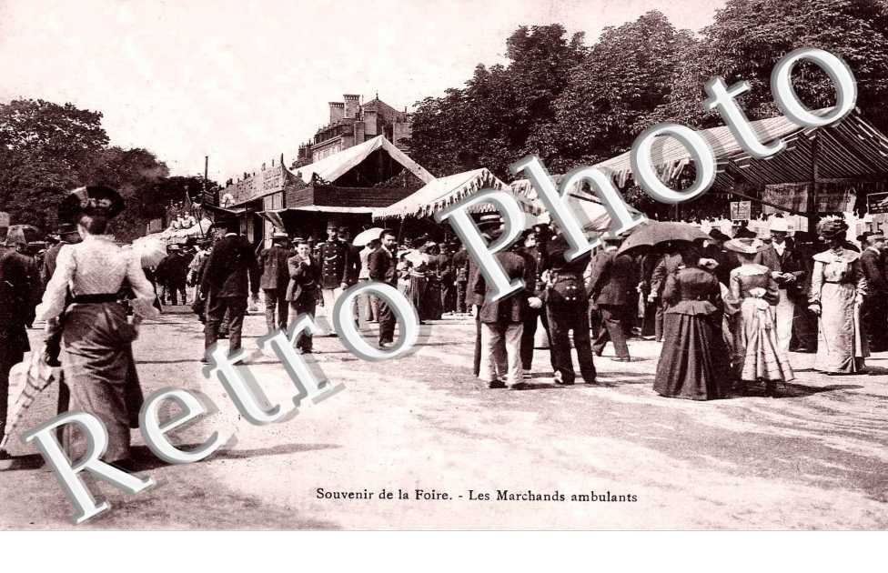 cours Leopold souvenir de la foire Les marchands ambulants