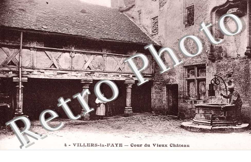 cour du vieux chateau