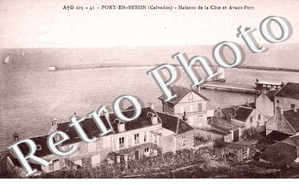 maisons de la cote et avant Port