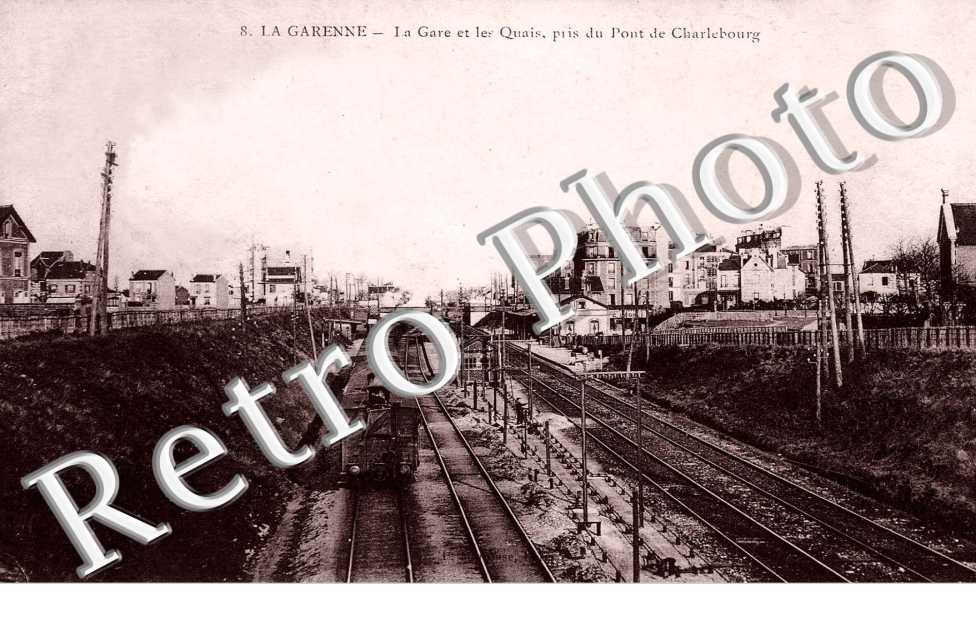 La gare et les quais pris du pont de Charlebourg