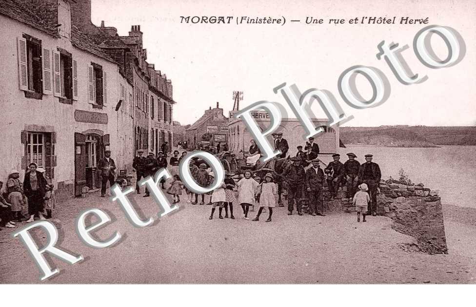 une rue et l&#039;hotel herve