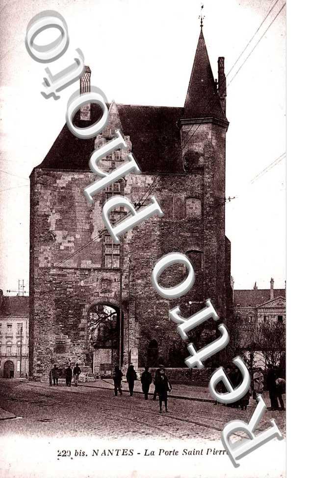 LA PORTE SAINT PIERRE
