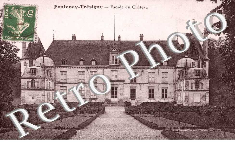 FACADE DU CHATEAU