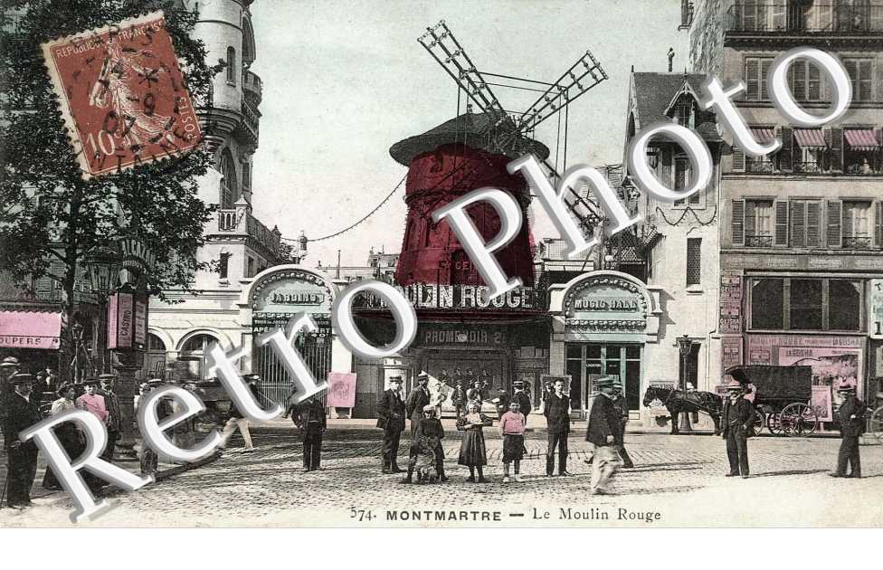 MONTMARTRE Le Moulin Rouge
