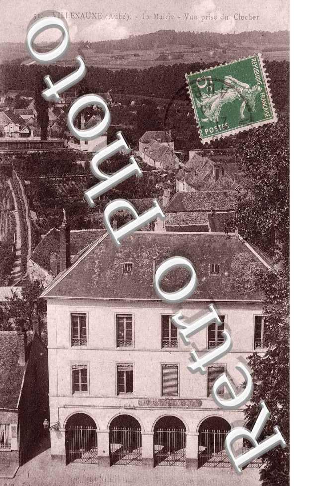 LA MAIRIE VUE DU CLOCHER