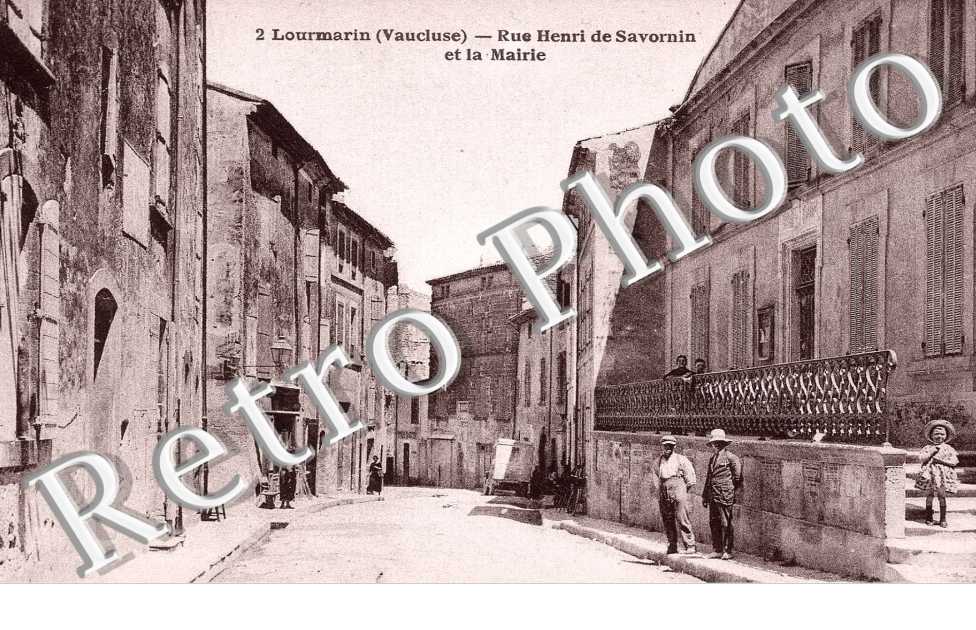 rue Henri de Savornin et la mairie