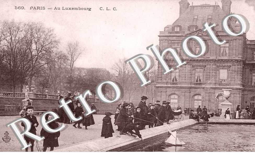 Au Luxembourg