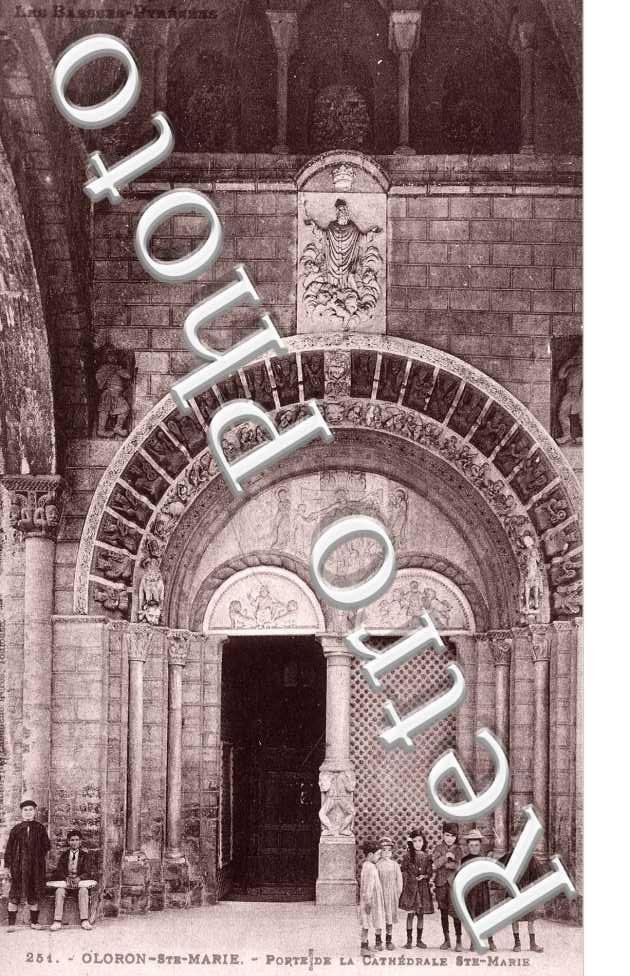  PORTE DE LA CATHEDRALE