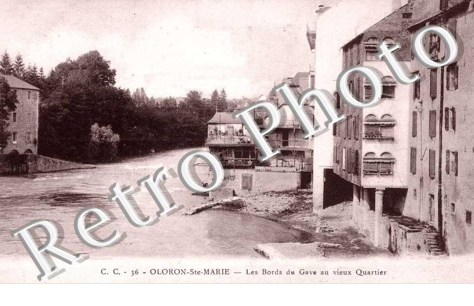  LES BORDS DU GAVE AU VIEUX QUARTIER