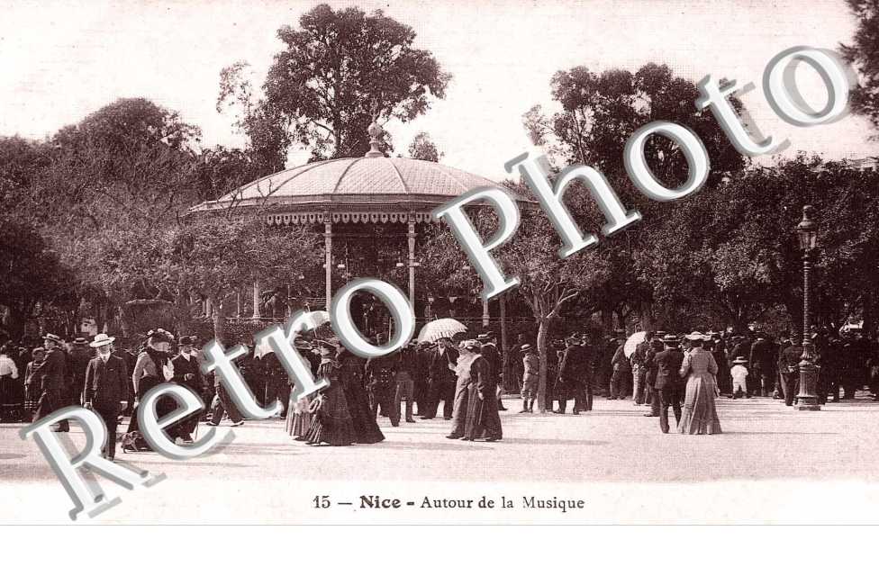 AUTOUR DE LA MUSIQUE