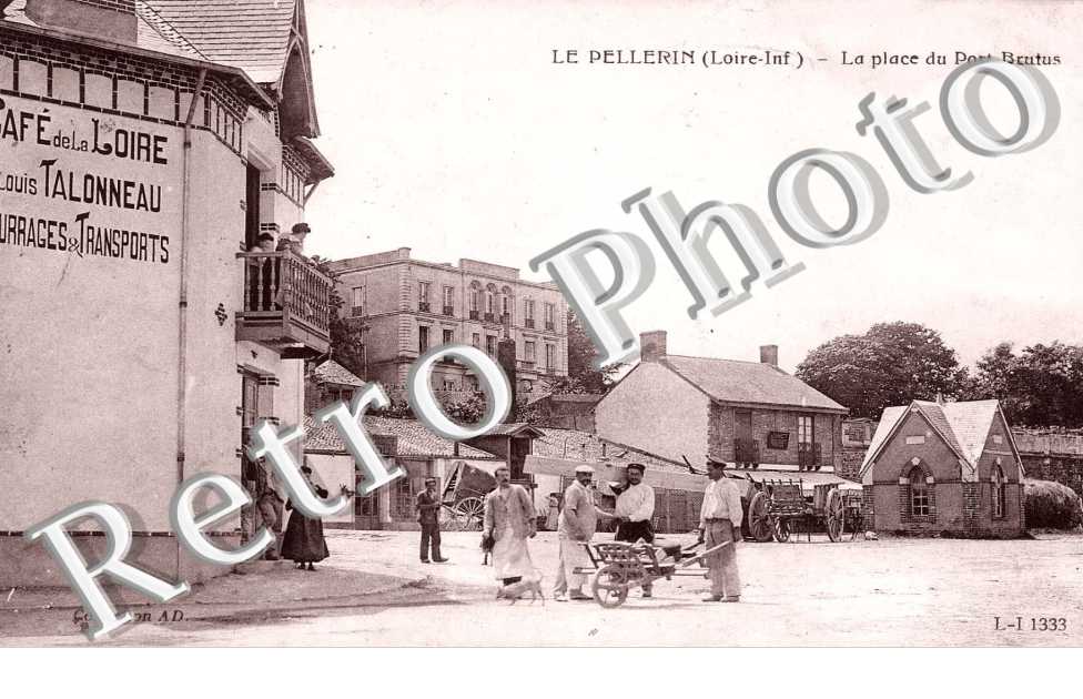 la place du Port-Brutus