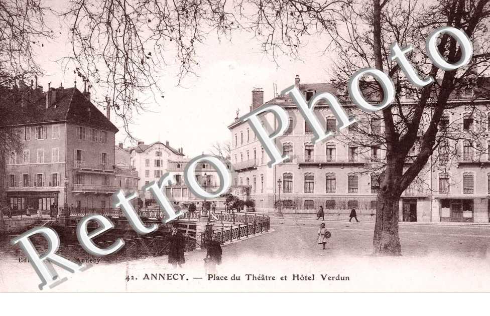 PLACE DU THEATRE ET HOTEL VERDUN