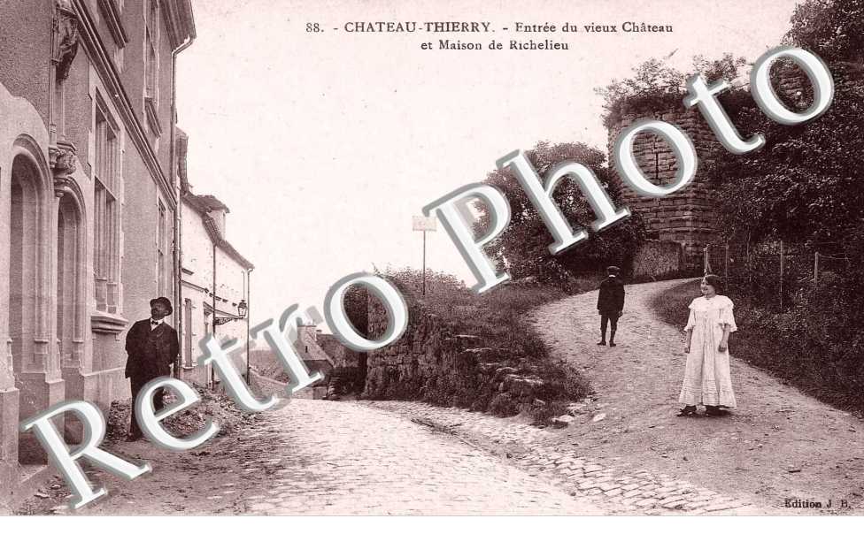 ENTREE DU VIEUX CHATEAU