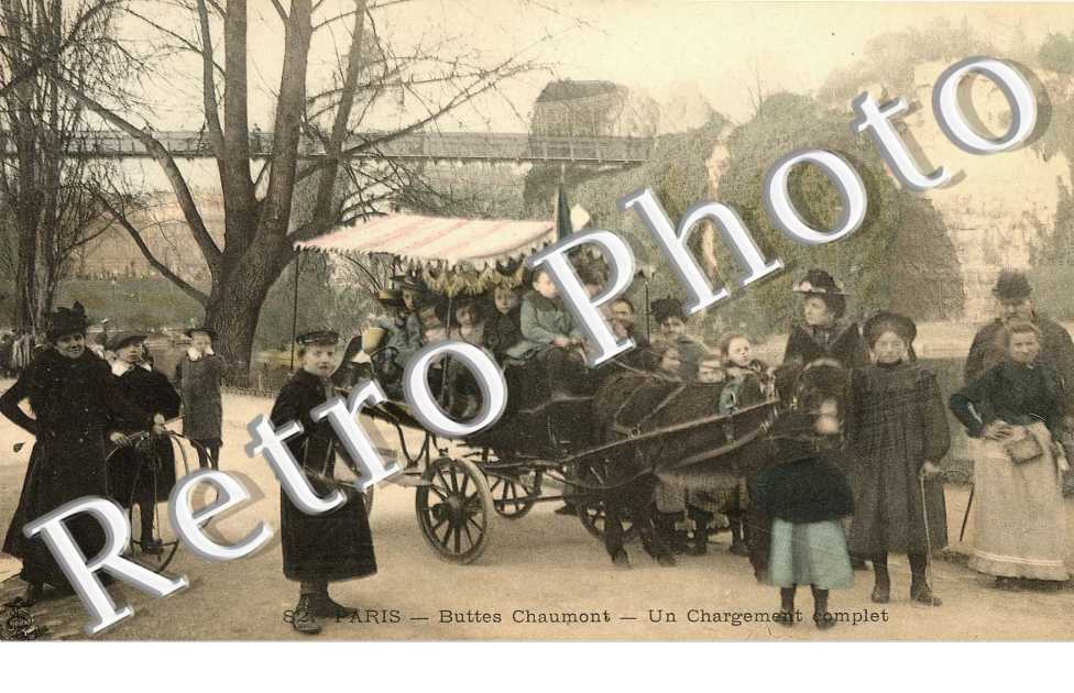 Buttes Chaumont, un Chargement Complet