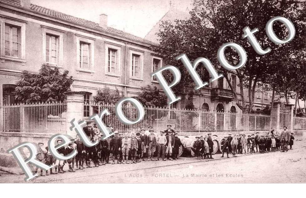La mairie et les ecoles