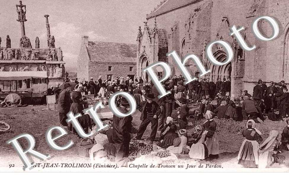 La Chapelle de Tronoen un jour de Pardon