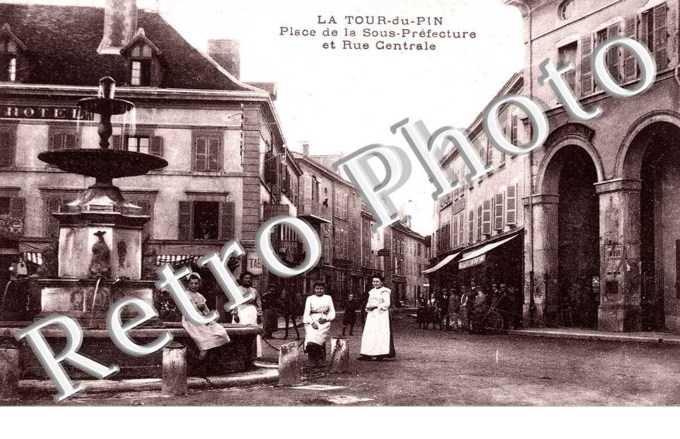 place de la sous prefecture et rue centrale