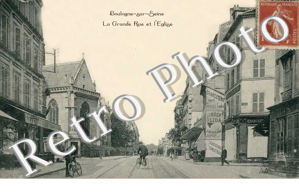 LA GRANDE RUE ET L&#039;EGLISE