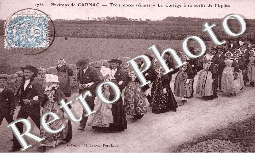 environs - trois noces reunies - le cortege a sa sortie de l&#039;eglise