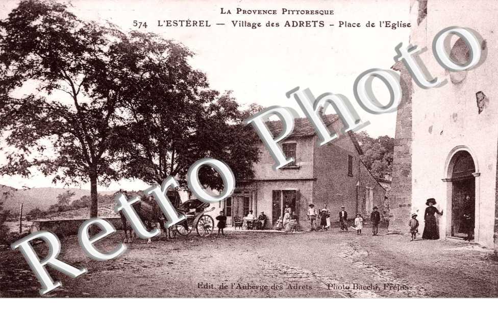 L&#039;Esterel  Place de l&#039;eglise