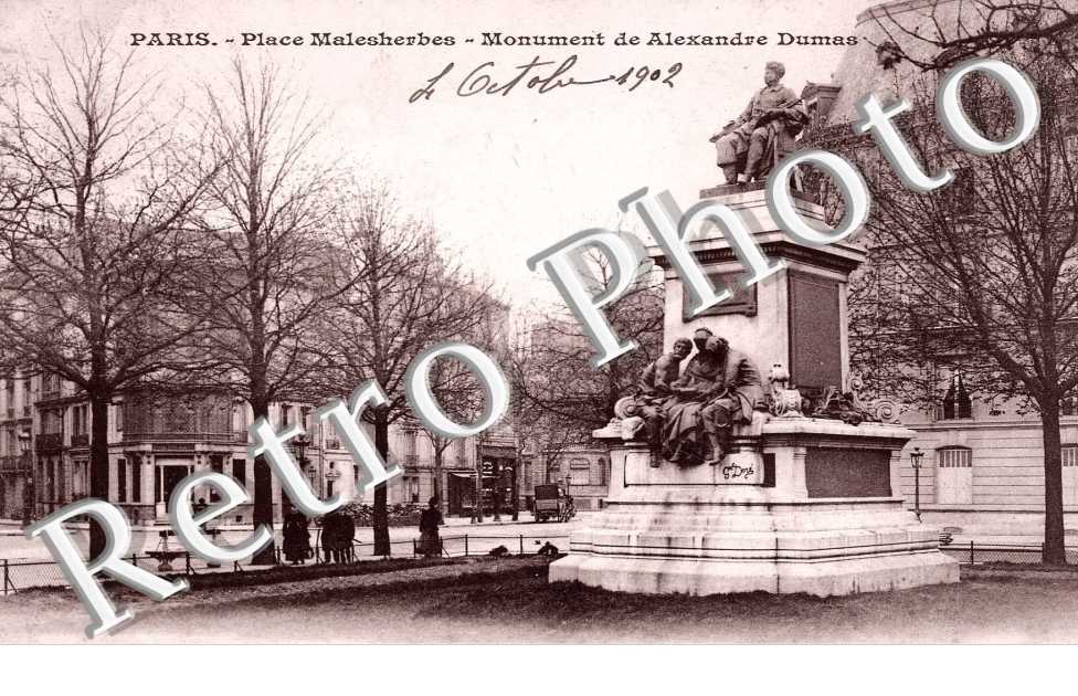 Place Malesherbes  - le monument d&#039;Alexandre Dumas fils