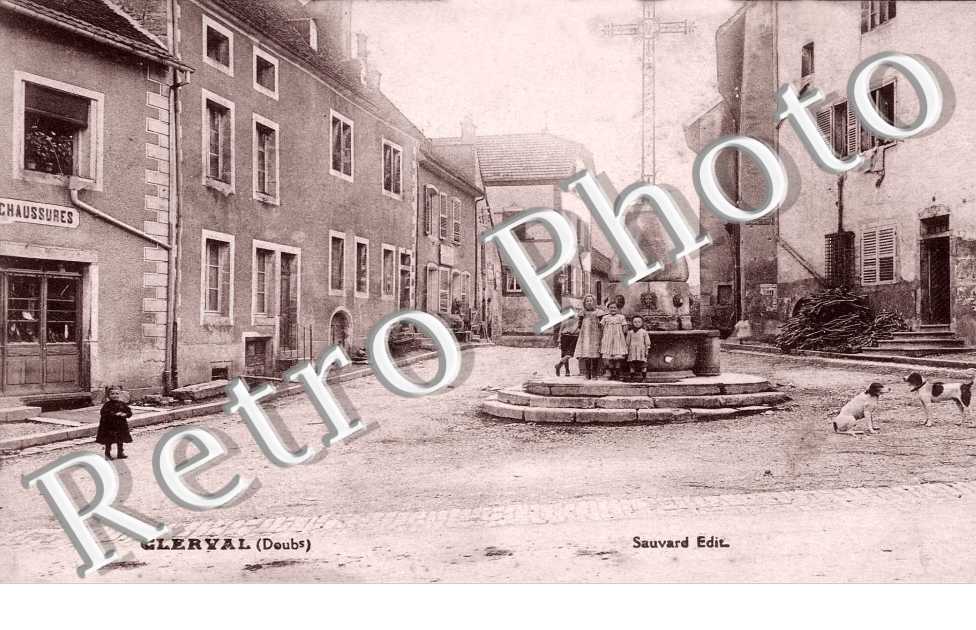 la Place et le calvaire  magasin de chaussures