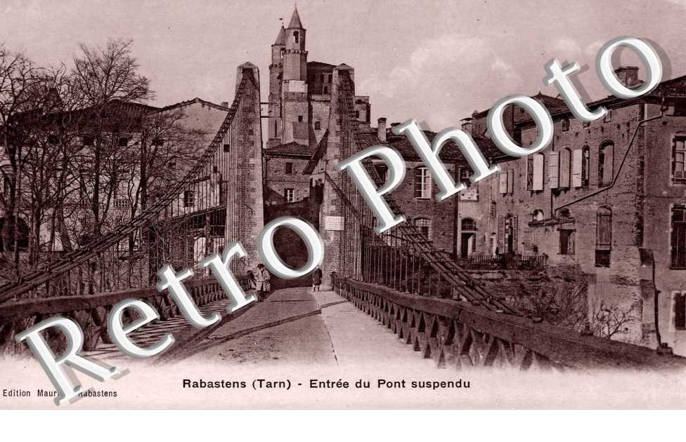 Entree du pont suspendu
