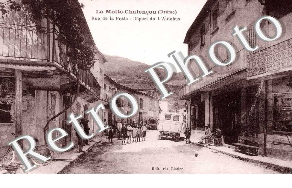 Rue de la poste - depart de l'autobus