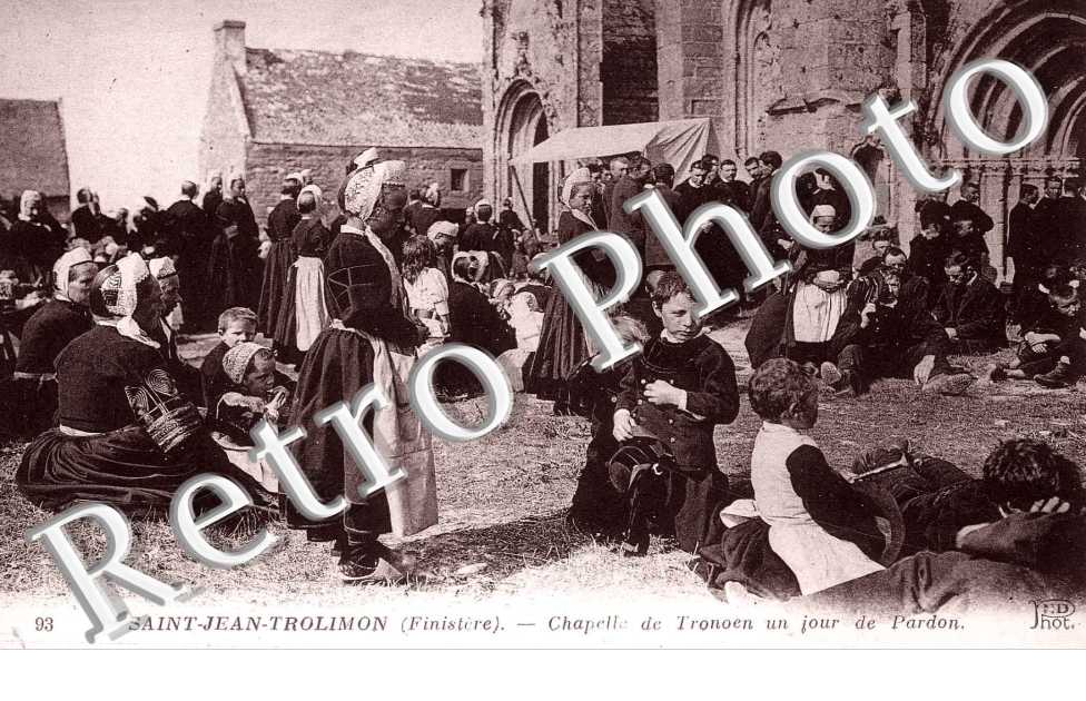 La Chapelle de Tronoen un jour de Pardon