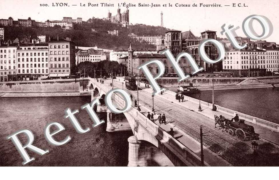 LE PONT TILSILT L'eglise Saint-Jean et le coteau de Fourviere 