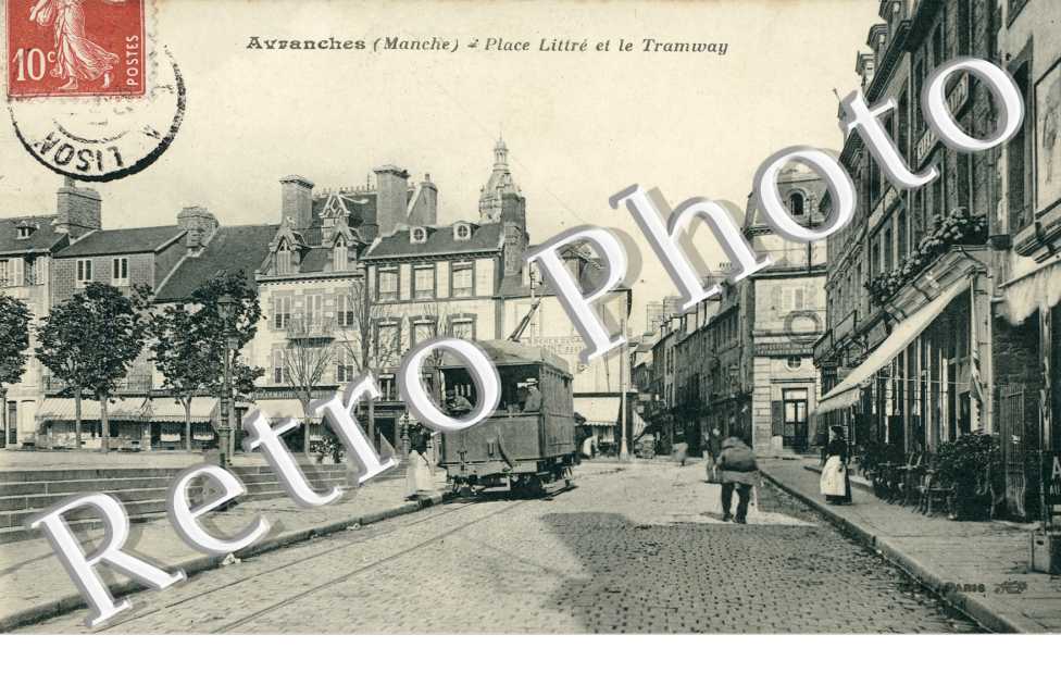 Place Littré et le tramway